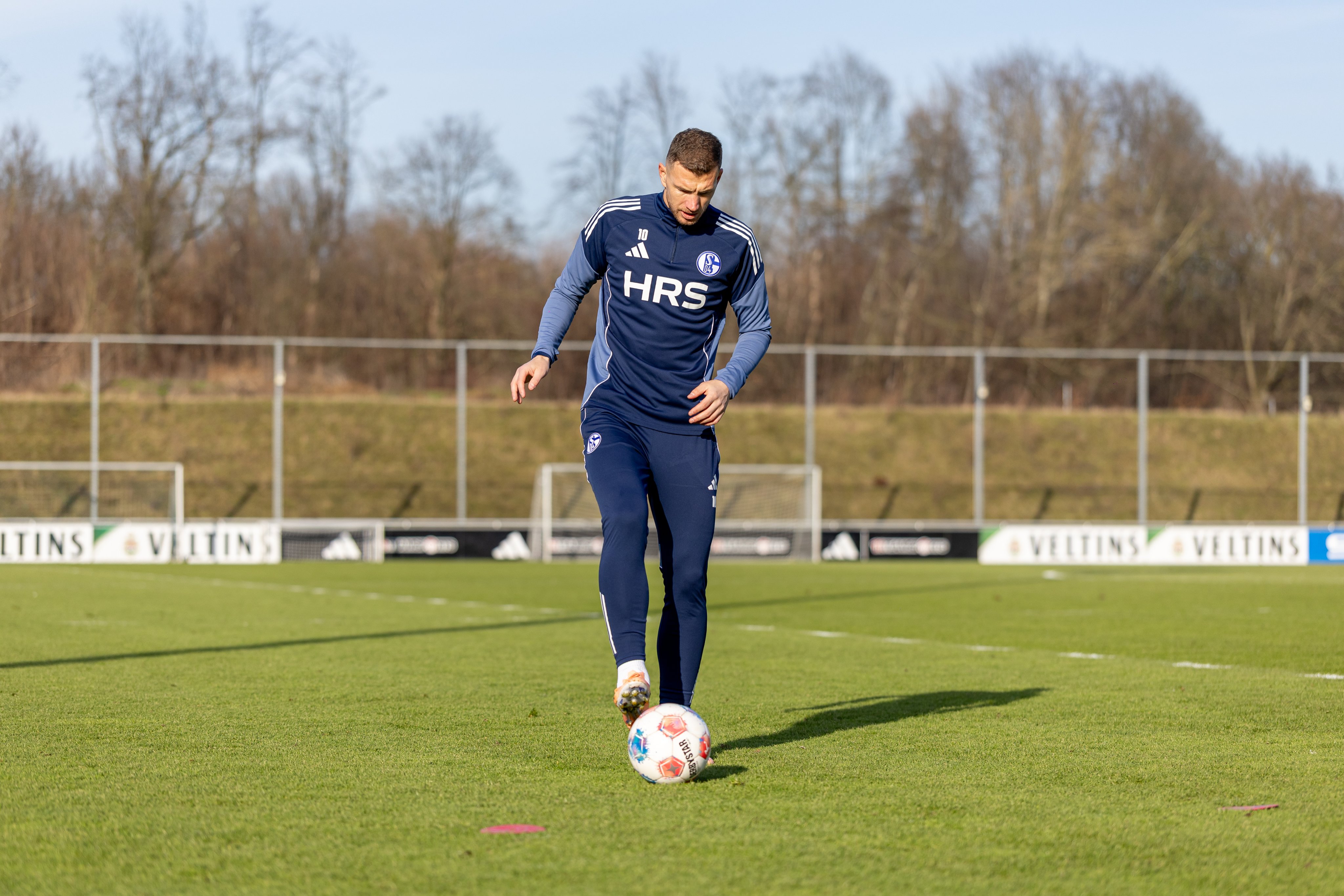 Gledajte UŽIVO trening Schalkea: Edin Džeko prvi put trenira s ekipom!